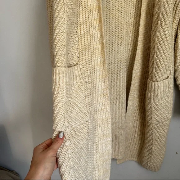 Universal Thread Cream Knit Cardigan size large winter trending oversized - Picture 3 of 10
